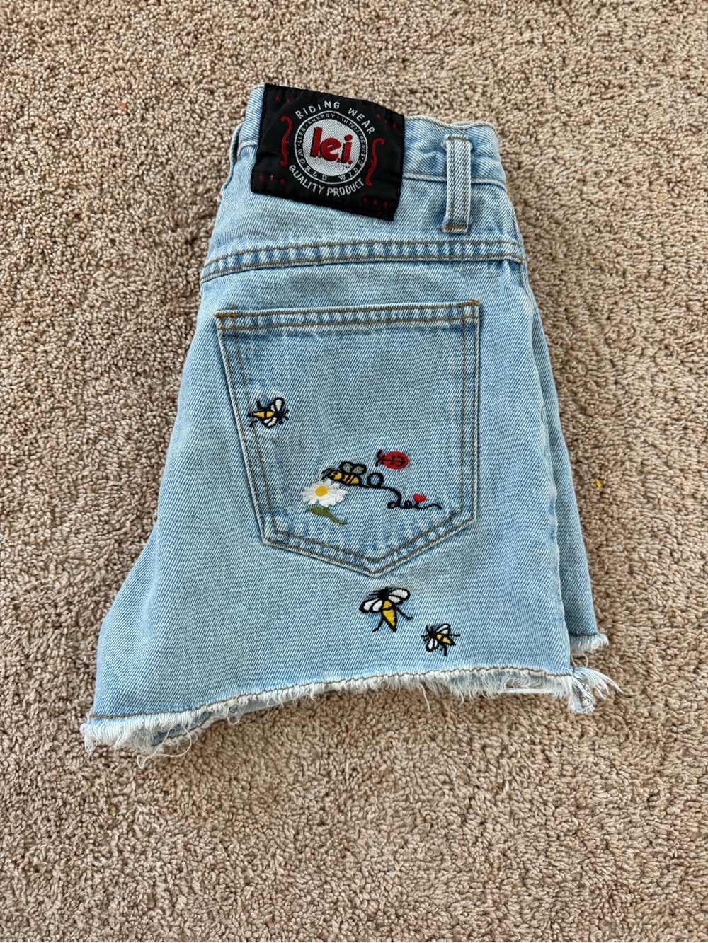 lei Light Blue Denim Shorts with Bee & Floral Embroidery - Picture 2 of 8